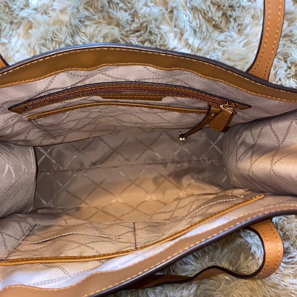 Michael Kors Tote - Picture 4 of 5